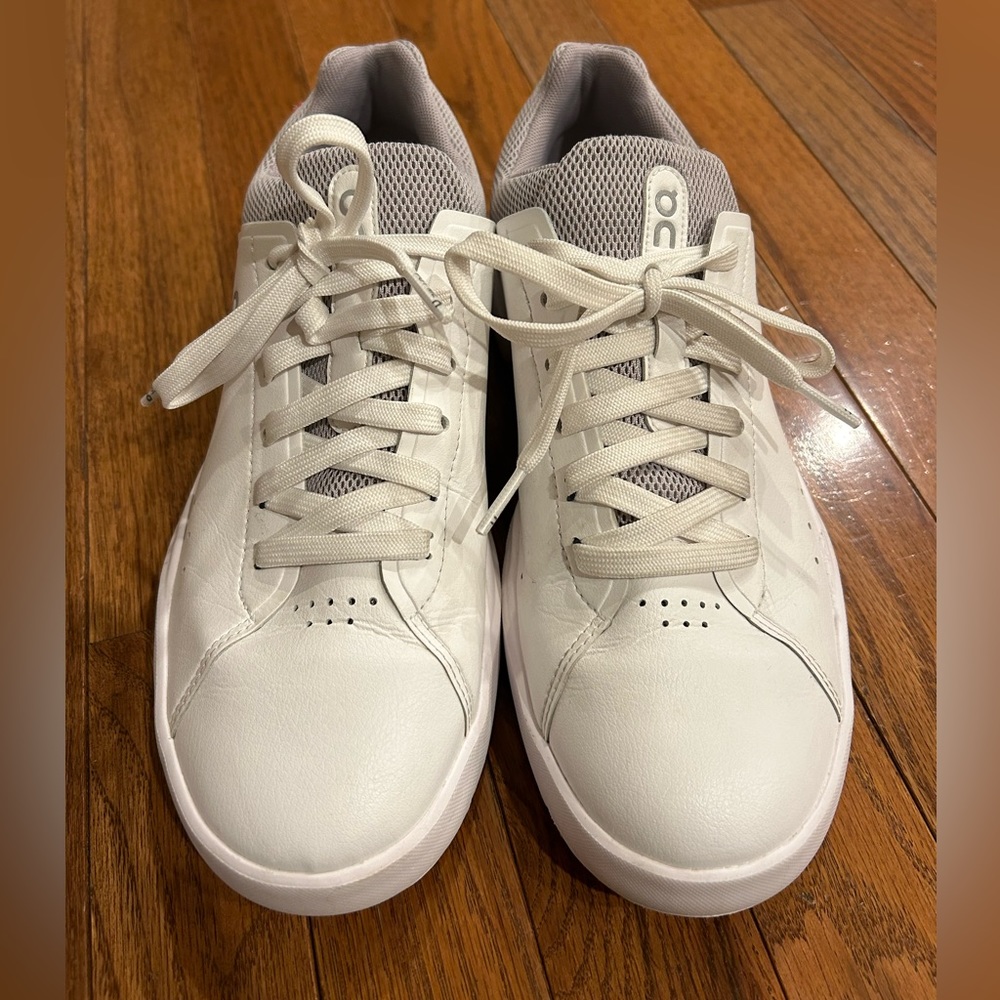 Women’s On The Roger Advantage Sneaker